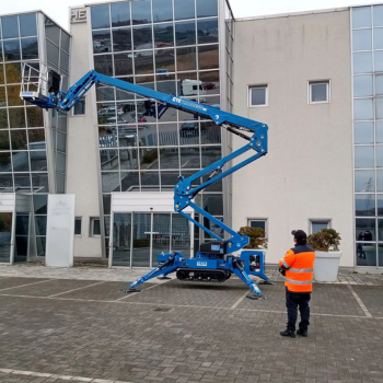 Spider lift rental for high building maintenance work